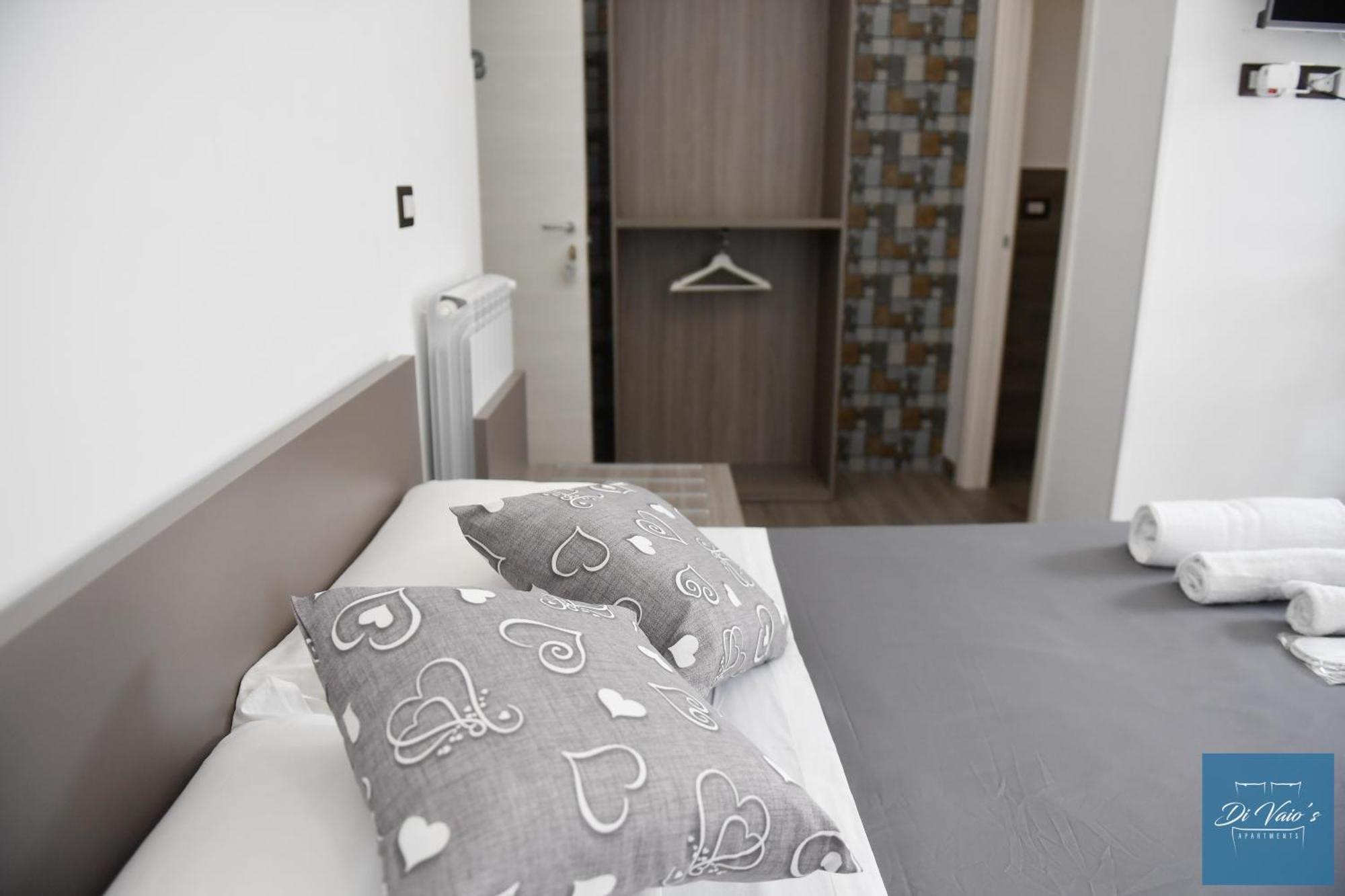 Di Vaio'S Apartments Naples Luaran gambar