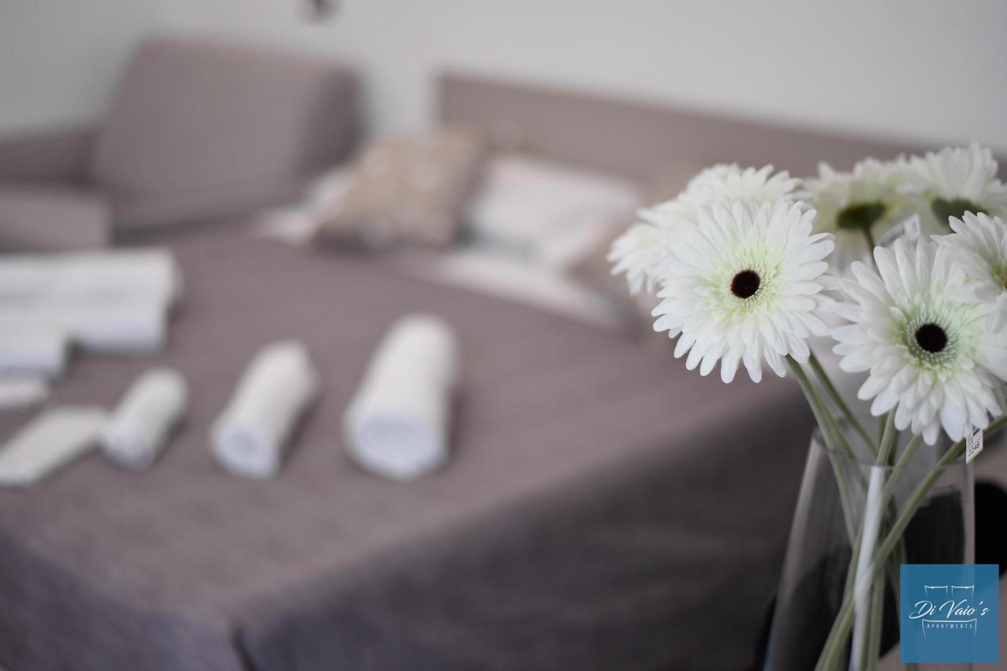 Di Vaio'S Apartments Naples Luaran gambar
