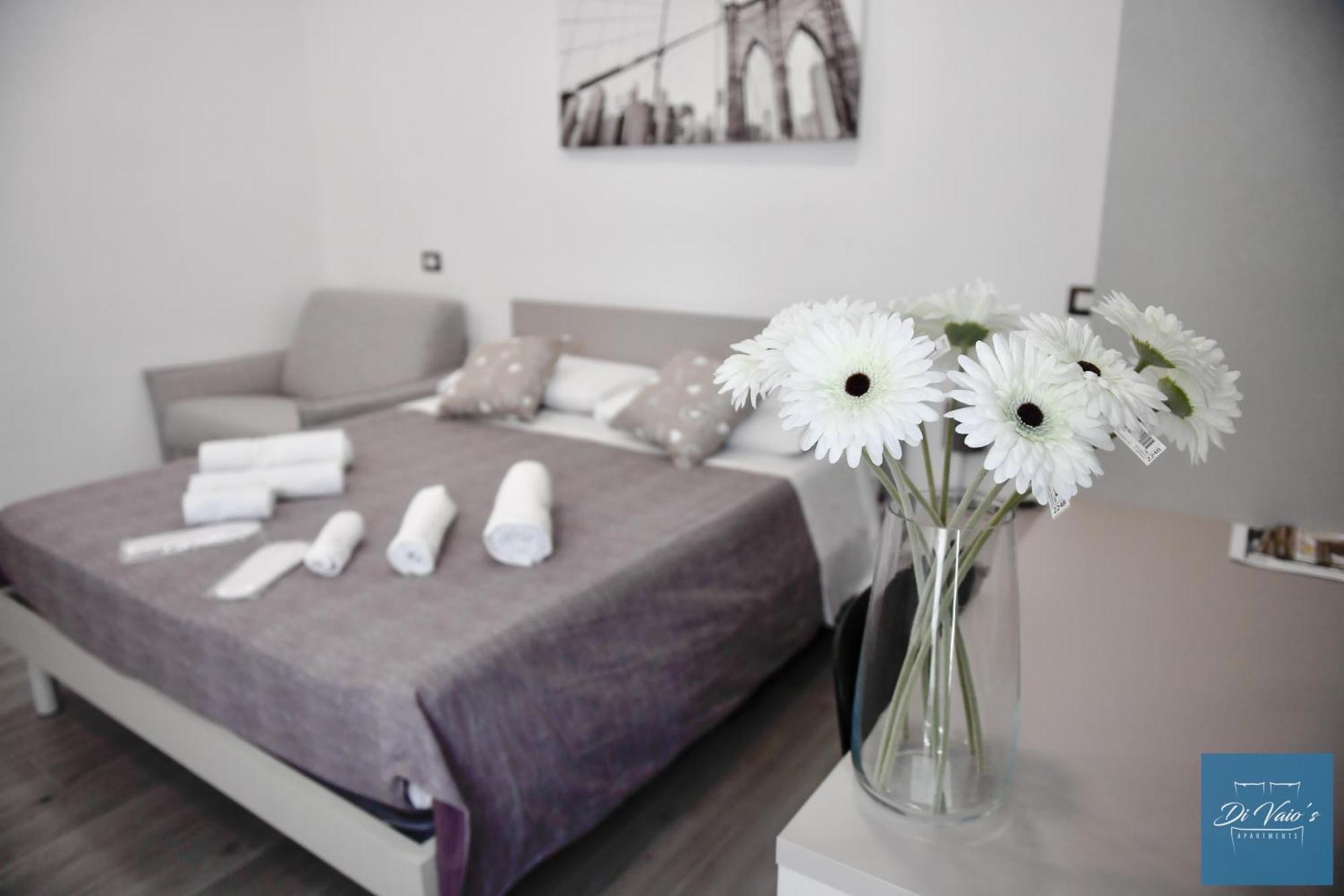 Di Vaio'S Apartments Naples Luaran gambar